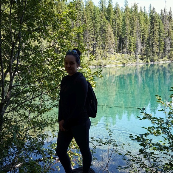 Meet your Posher, Dana - Picture 2 of 2